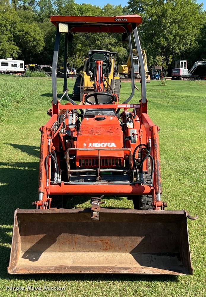 image for item IA9139 1999 Kubota B21  backhoe