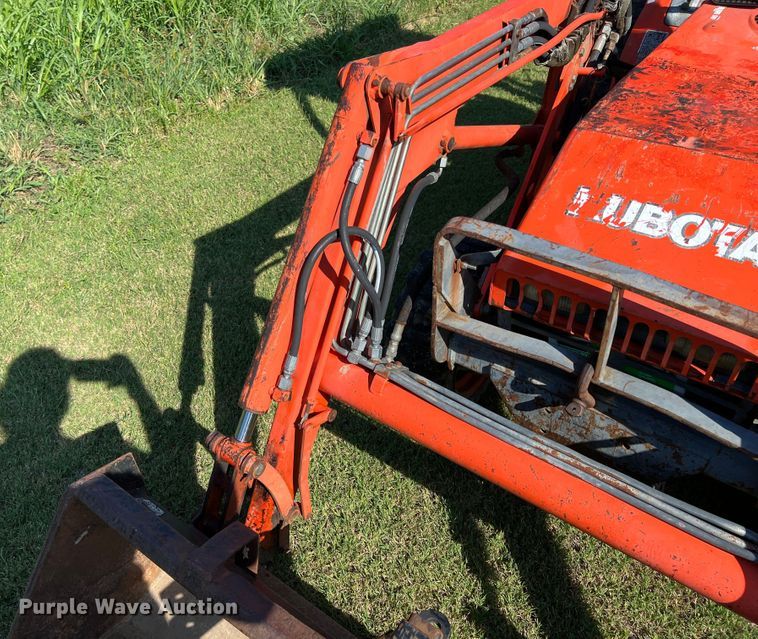 image for item IA9139 1999 Kubota B21  backhoe