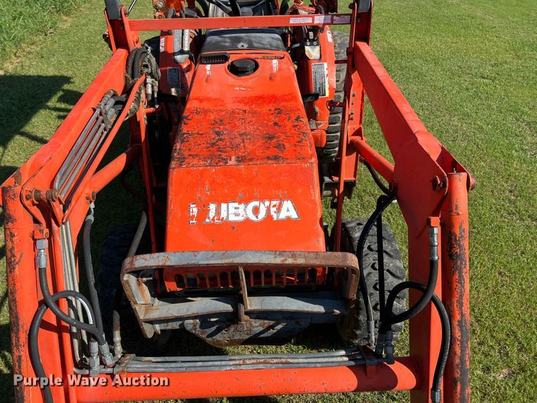 image for item IA9139 1999 Kubota B21  backhoe