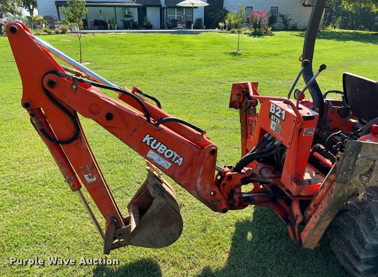 image for item IA9139 1999 Kubota B21  backhoe