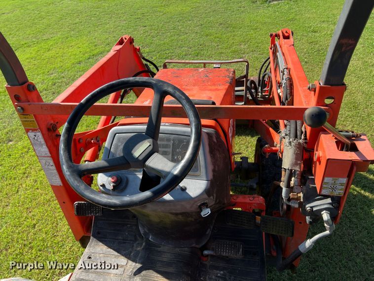 image for item IA9139 1999 Kubota B21  backhoe