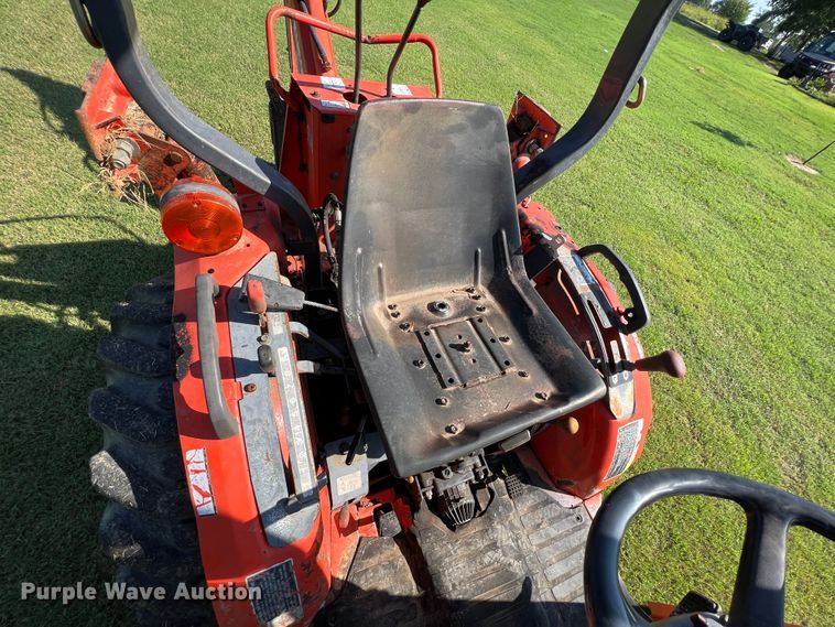 image for item IA9139 1999 Kubota B21  backhoe