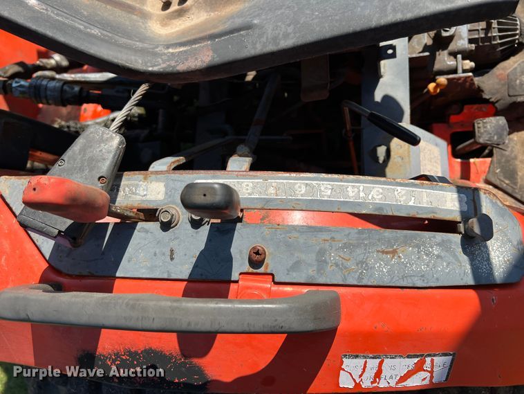 image for item IA9139 1999 Kubota B21  backhoe