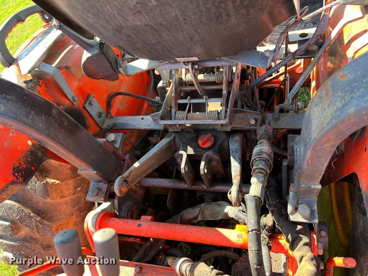 image for item IA9139 1999 Kubota B21  backhoe