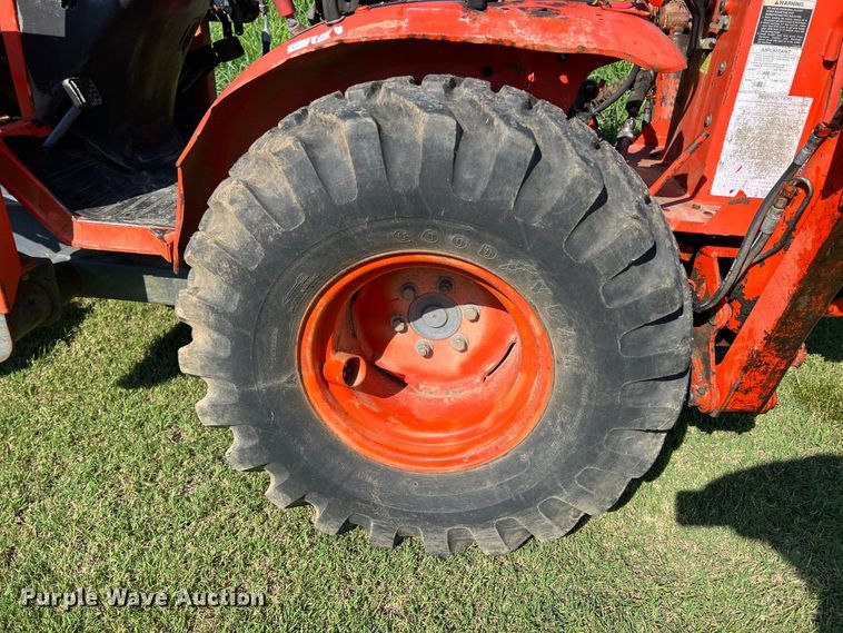 image for item IA9139 1999 Kubota B21  backhoe