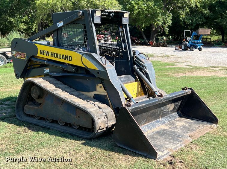 image for item IA9140 2006 New Holland C185  tracked skid steer loader