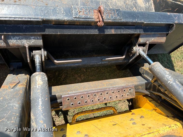 image for item IA9140 2006 New Holland C185  tracked skid steer loader