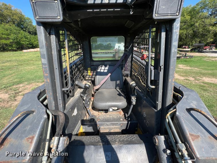 image for item IA9140 2006 New Holland C185  tracked skid steer loader