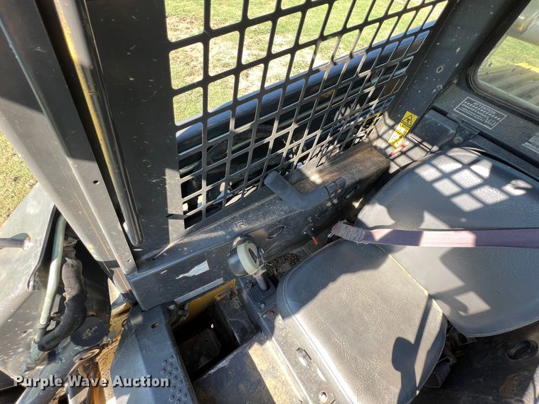 image for item IA9140 2006 New Holland C185  tracked skid steer loader