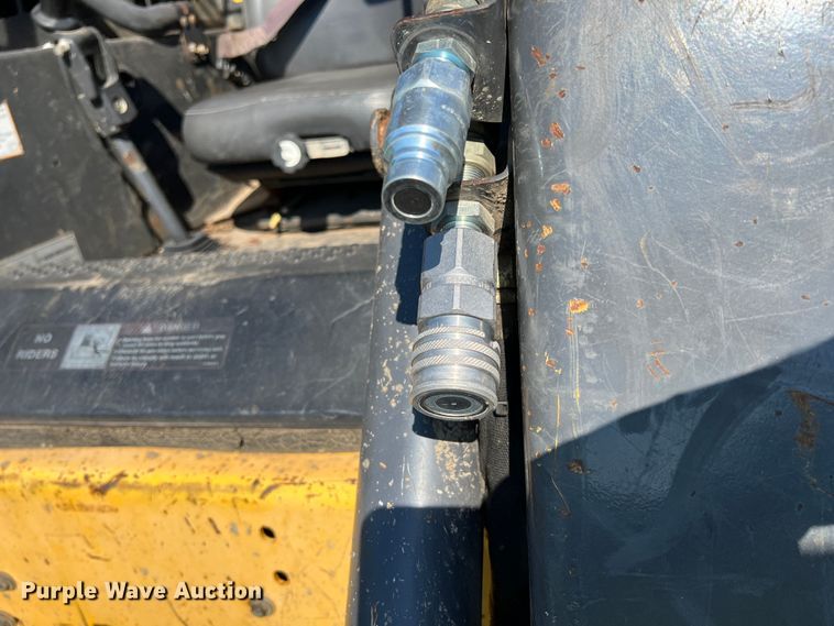 image for item IA9140 2006 New Holland C185  tracked skid steer loader