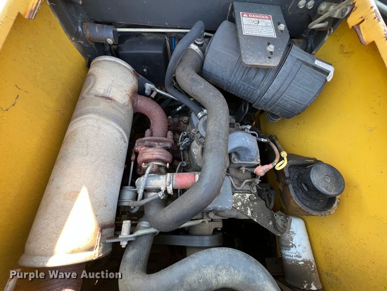 image for item IA9140 2006 New Holland C185  tracked skid steer loader