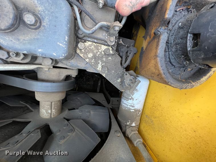 image for item IA9140 2006 New Holland C185  tracked skid steer loader