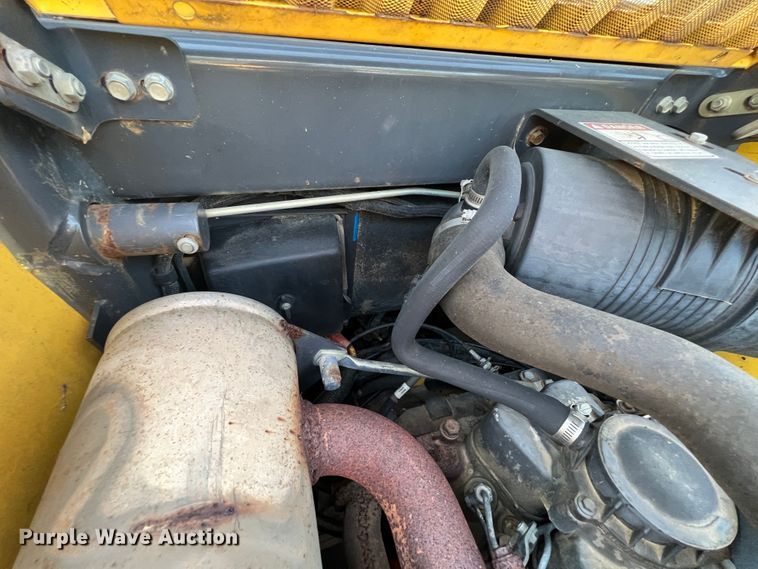 image for item IA9140 2006 New Holland C185  tracked skid steer loader