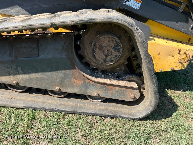 image for item IA9140 2006 New Holland C185  tracked skid steer loader