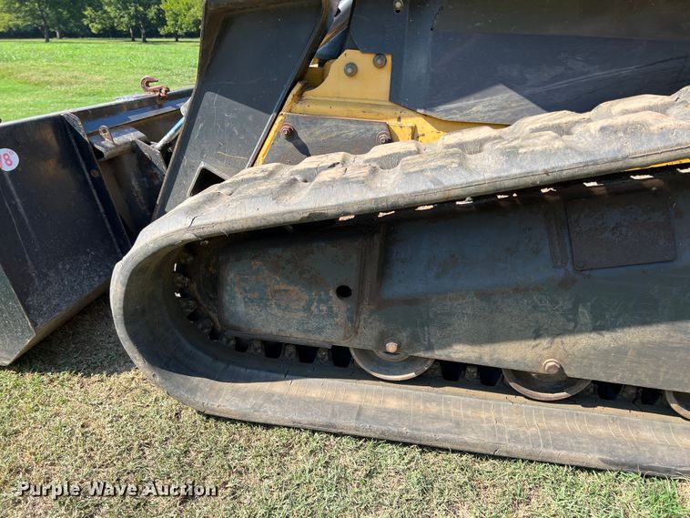 image for item IA9140 2006 New Holland C185  tracked skid steer loader