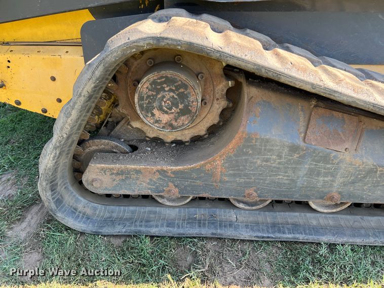 image for item IA9140 2006 New Holland C185  tracked skid steer loader