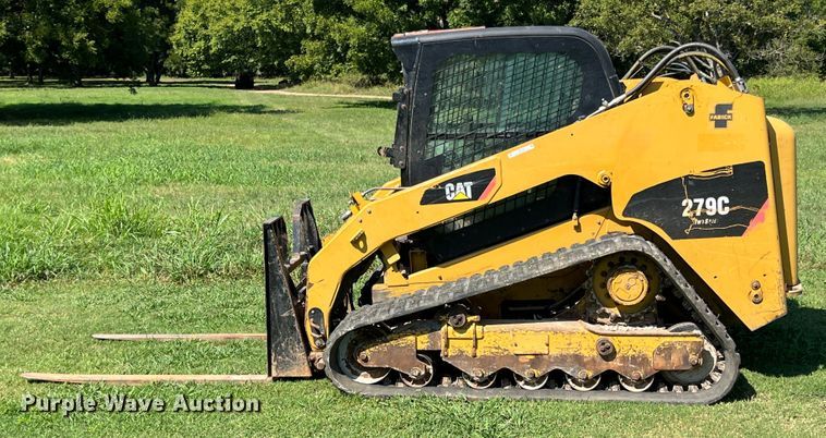 image for item IA9144 2009 Caterpillar 279C  tracked skid steer loader