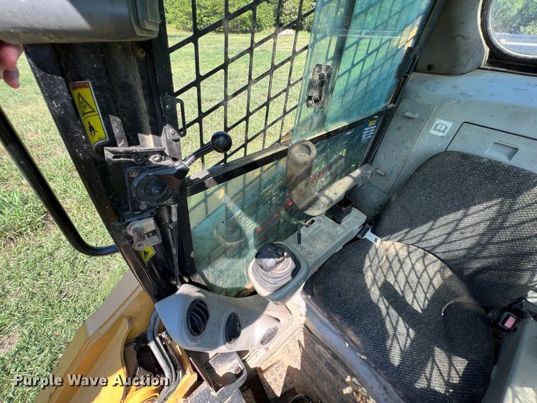 image for item IA9144 2009 Caterpillar 279C  tracked skid steer loader