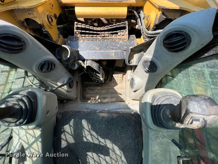 image for item IA9144 2009 Caterpillar 279C  tracked skid steer loader