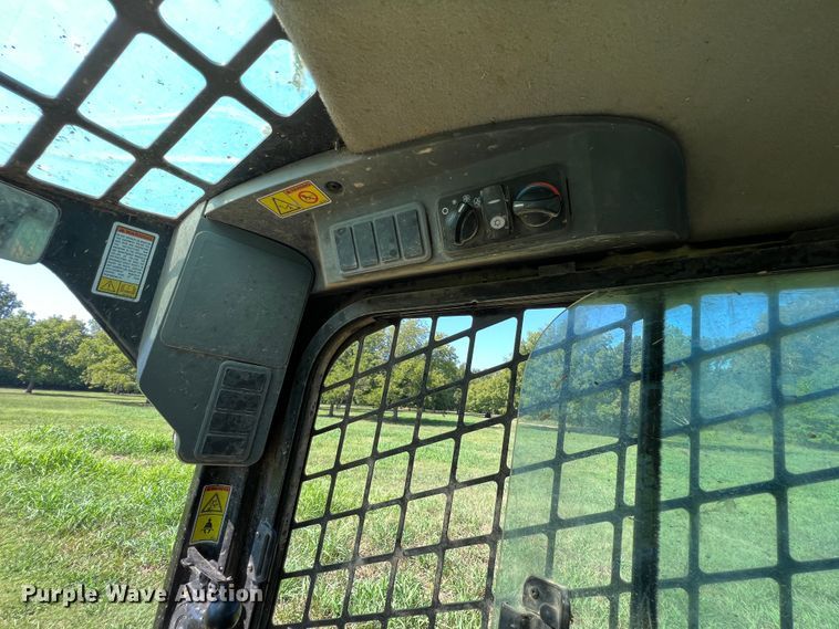 image for item IA9144 2009 Caterpillar 279C  tracked skid steer loader