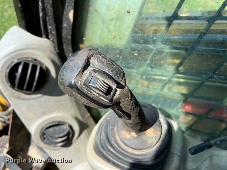 image for item IA9144 2009 Caterpillar 279C  tracked skid steer loader