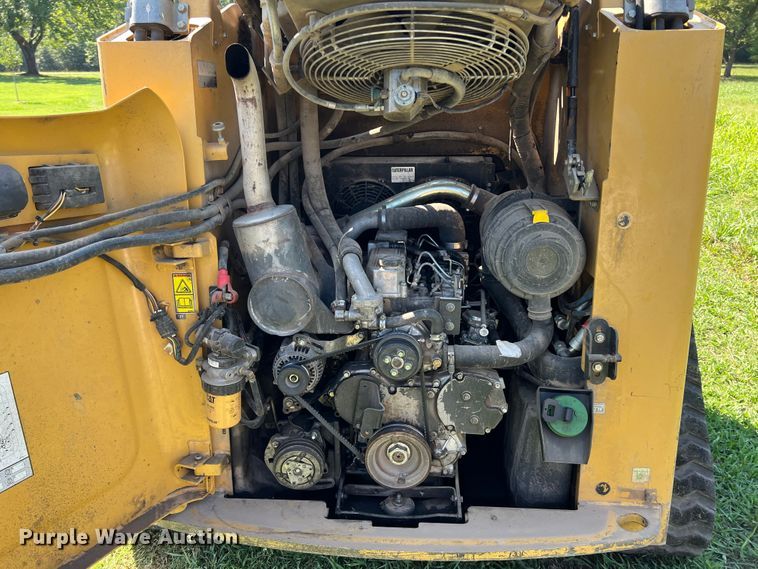 image for item IA9144 2009 Caterpillar 279C  tracked skid steer loader