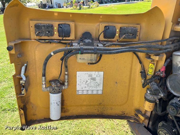 image for item IA9144 2009 Caterpillar 279C  tracked skid steer loader