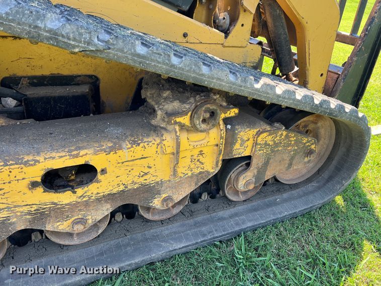 image for item IA9144 2009 Caterpillar 279C  tracked skid steer loader