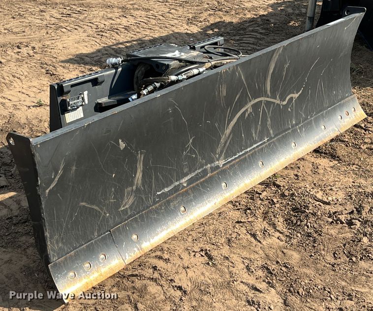 image for item IA9185 2010 Bobcat 90 Dozer  skid steer dozer blade