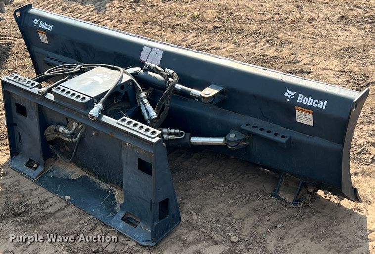 image for item IA9185 2010 Bobcat 90 Dozer  skid steer dozer blade