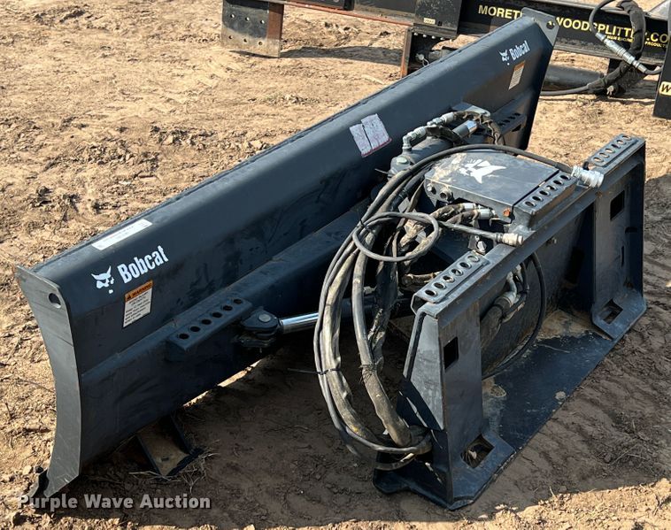 image for item IA9185 2010 Bobcat 90 Dozer  skid steer dozer blade