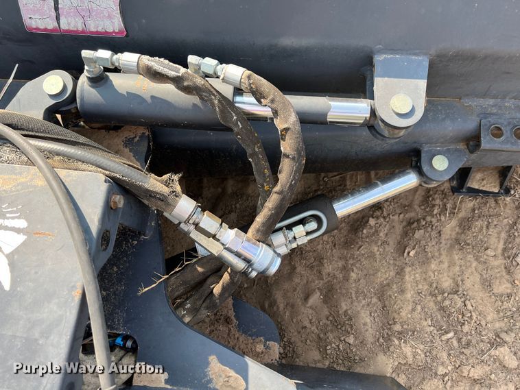 image for item IA9185 2010 Bobcat 90 Dozer  skid steer dozer blade