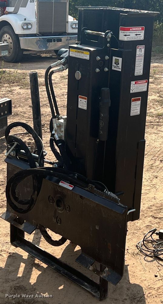 Danuser Hammer SM40 skid steer post driver in Peru, KS Item IA9187