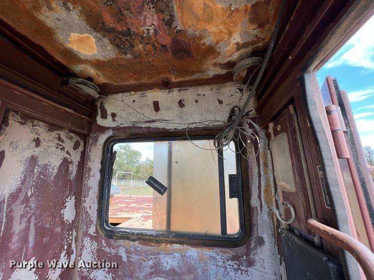 image for item IA9203 1986 Case 880D  excavator