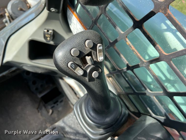 image for item IA9204 2011 Bobcat T870  tracked skid steer loader