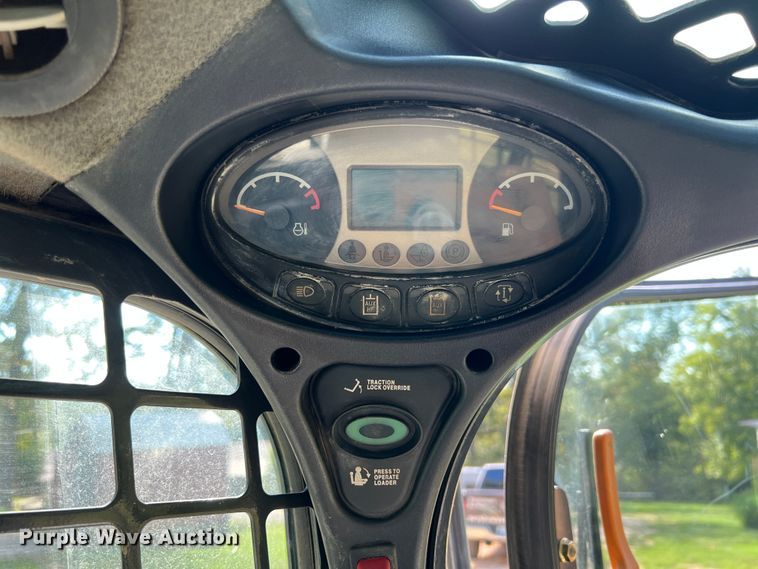 image for item IA9204 2011 Bobcat T870  tracked skid steer loader