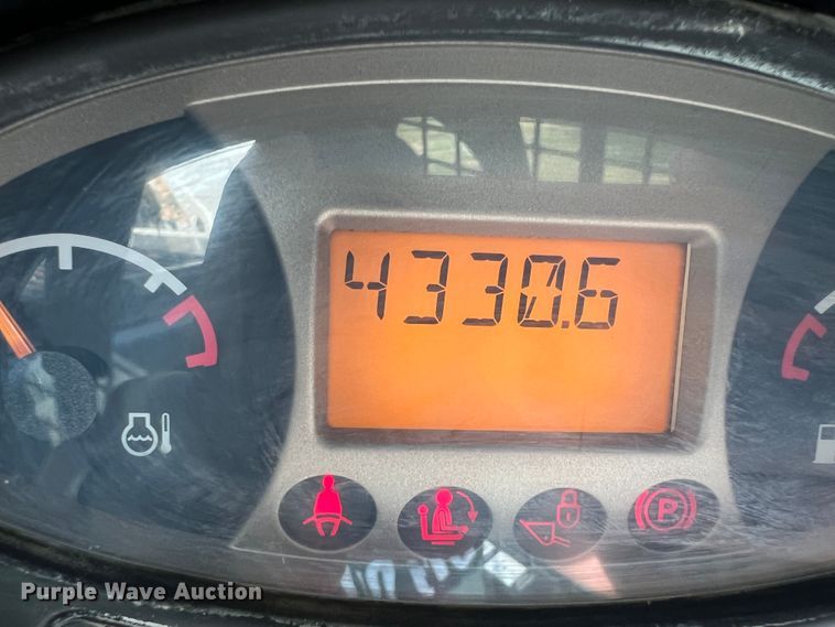 image for item IA9204 2011 Bobcat T870  tracked skid steer loader