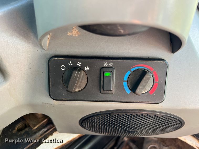 image for item IA9204 2011 Bobcat T870  tracked skid steer loader