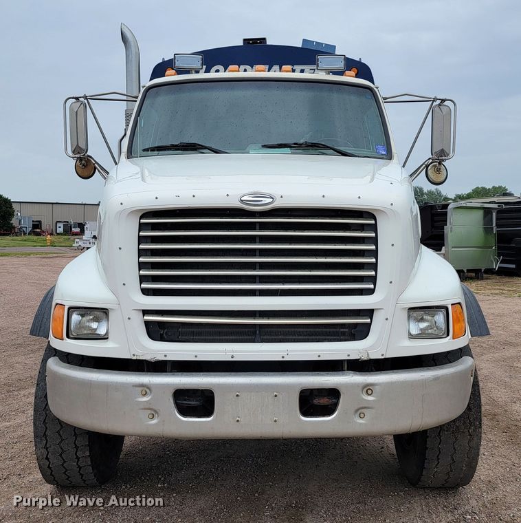 image for item JC9753 2000 Sterling L-Line  refuse truck