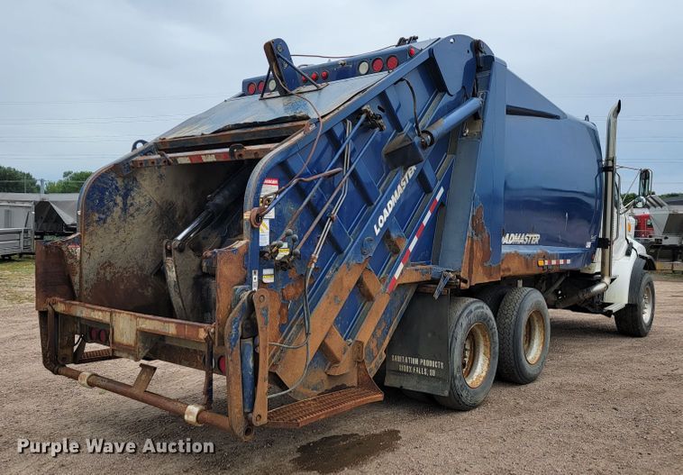image for item JC9753 2000 Sterling L-Line  refuse truck