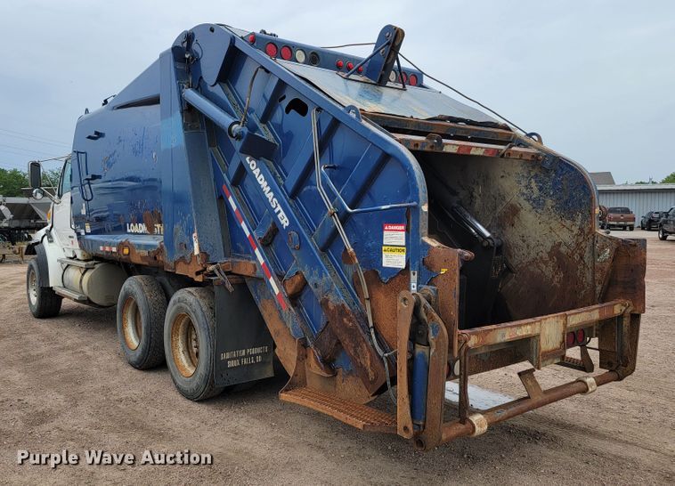 image for item JC9753 2000 Sterling L-Line  refuse truck