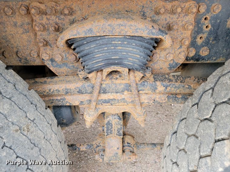 image for item JC9753 2000 Sterling L-Line  refuse truck