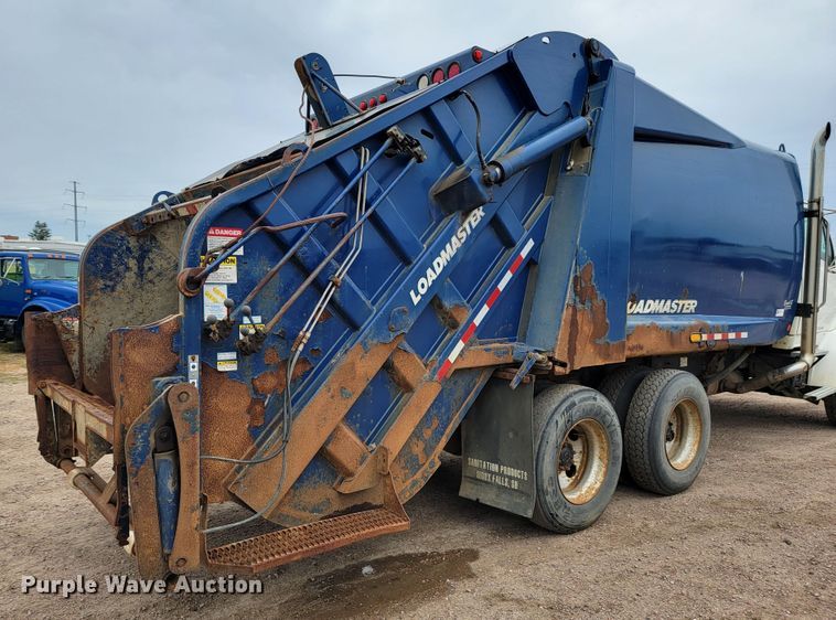 image for item JC9753 2000 Sterling L-Line  refuse truck