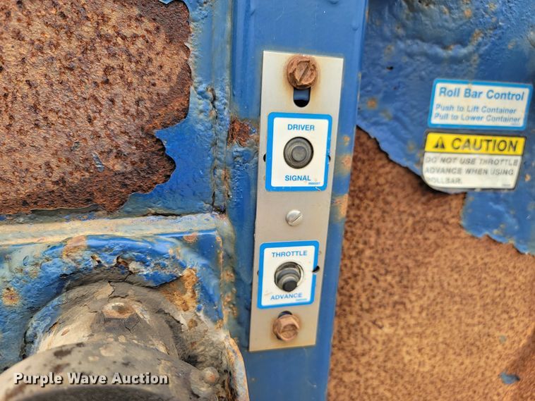 image for item JC9753 2000 Sterling L-Line  refuse truck