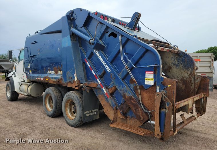 image for item JC9753 2000 Sterling L-Line  refuse truck