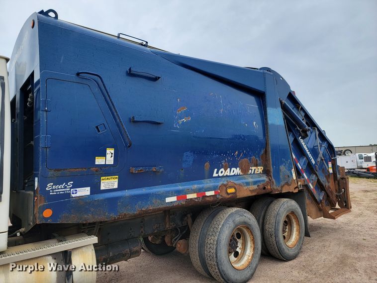 image for item JC9753 2000 Sterling L-Line  refuse truck