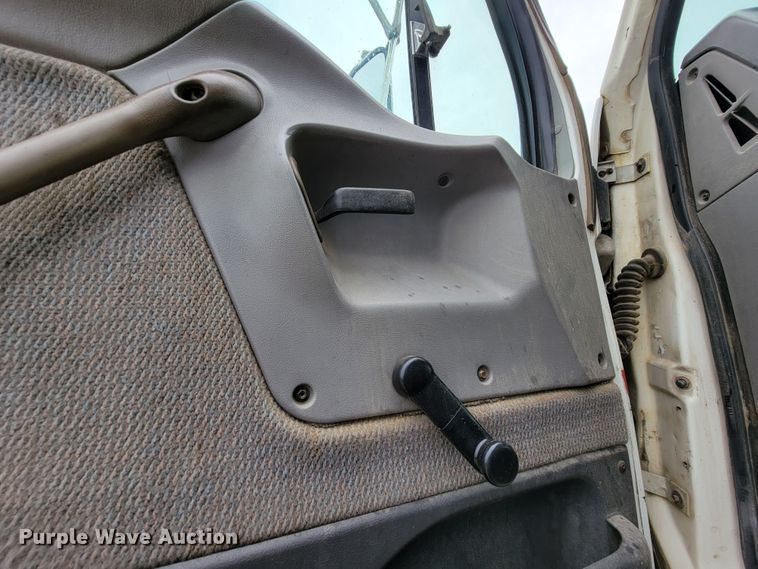 image for item JC9753 2000 Sterling L-Line  refuse truck