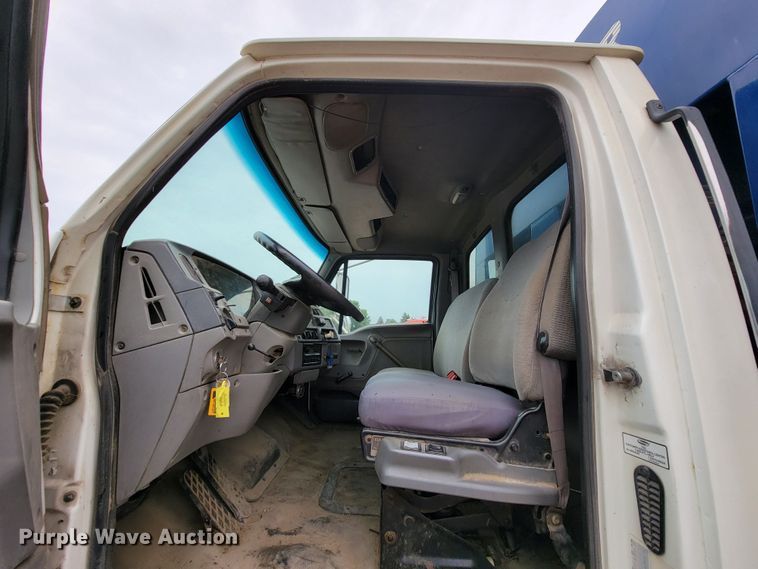 image for item JC9753 2000 Sterling L-Line  refuse truck