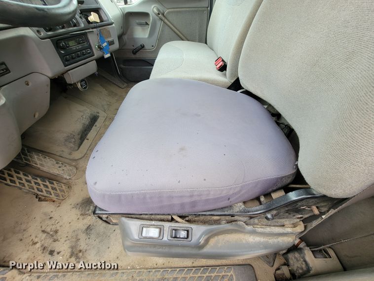 image for item JC9753 2000 Sterling L-Line  refuse truck