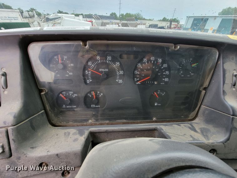 image for item JC9753 2000 Sterling L-Line  refuse truck